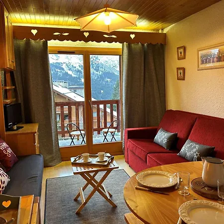 Meribel: 2p, 4 Pers, Proche Commerces Et Pistes - Fr-1-180-80 Apartment Méribel